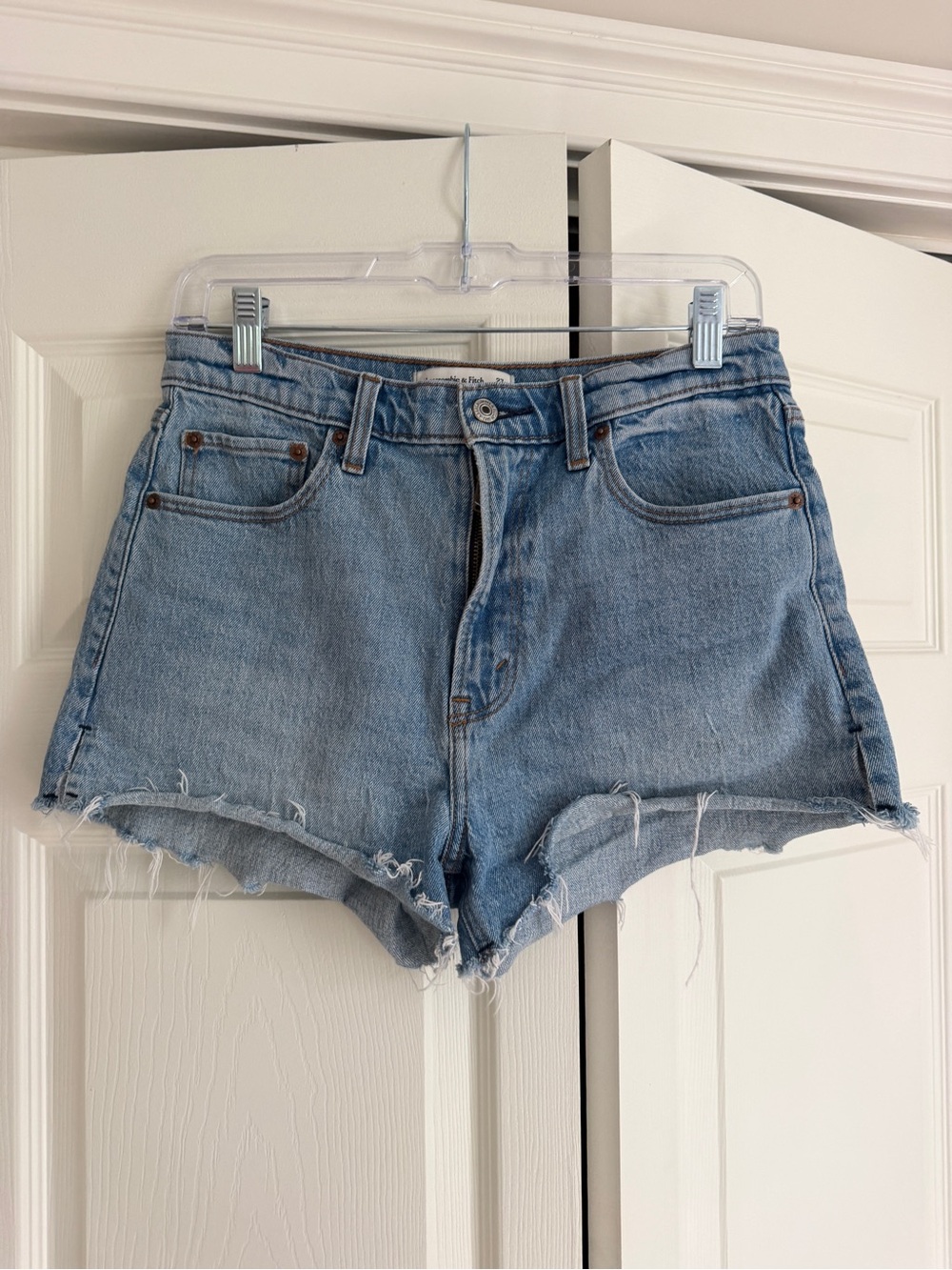 Abercrombie & Fitch High Rise The Mom Short